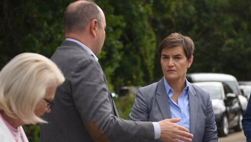 PREMIJERKA U NOVOM SADU O ŠTETI KOJA JE NAČINJENA Brnabić: Određeni su prioriteti (FOTO/VIDEO)