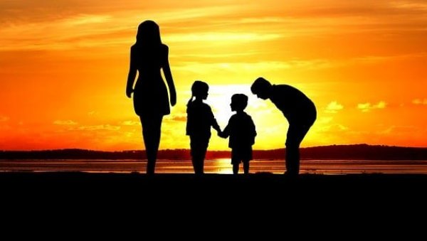 ПОТРЕБА ЗА ЗАШТИТОМ ЕМОЦИОНАЛНЕ СИГУРНОСТИ И ПОРОДИЦЕ Астро савет за 1. фебруар: Ова два знака су на удару конјункције са звездом Акубенс