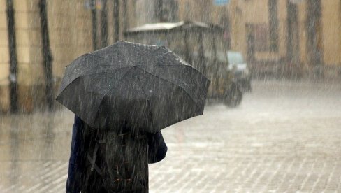 ПЉУСКОВИ СТИЖУ У ОВЕ ПРЕДЕЛЕ СРБИЈЕ: Ево где се очекују падавине до краја дана, могућа и грмљавна