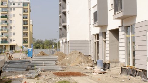 НА ЈУГОВИЋЕВУ НАСТАВЉЕНИ ИНФРАСТРУКТУРНИ РАДОВИ: Блокови Е и Ф добијају нове саобраћајнице НА ЈУГОВИЋЕВУ НАСТАВЉЕНИ ИНФРАСТРУКТУРНИ РАДОВИ: Блокови Е и Ф добијају нове саобраћајнице