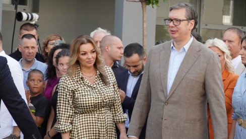 VUČIĆ URUČIO KLJUČEVE IZBEGLICAMA IZ BIH I HRVATSKE: Do 2028. biće rešeno stambeno pitanje preostalih 8.860 porodica (VIDEO)