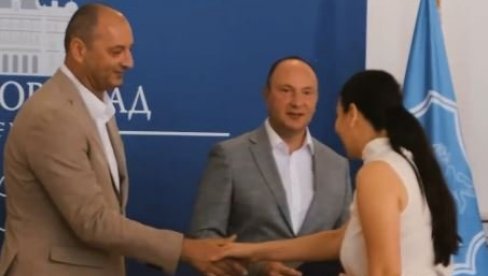 REKORDNIH 25 MILIONA IZDVOJENO ZA SAMOZAPOŠLJAVANJE ŽENA Đurić: Pokazale ste hrabrost - Grad veruje u vas (VIDEO)