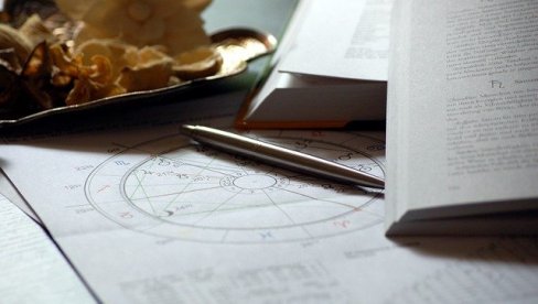 ДНЕВНИ ХОРОСКОП ЗА УТОРАК 23. ДЕЦЕМБАР: Бик се договора с утицајним особама, Лав потписује исплатив уговор, Шкорпији  и Водолији стиже новац