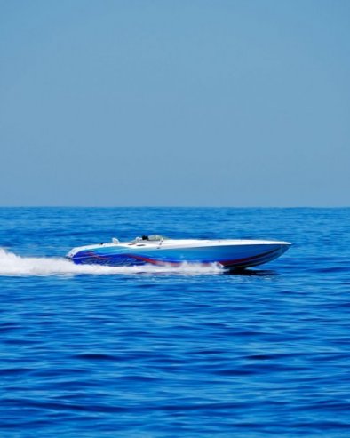 ПРEВРНУО СЕ ГЛИСЕР СА ТРИ ОСОБЕ НА СКАДАРСКОМ ЈЕЗЕРУ: Хитне службе одмах реаговале