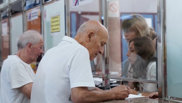 ЕВО ГДЕ ЋЕ ПЕНЗИОНЕРИ ИМАТИ ПОПУСТЕ УЗ ПЕНЗИОНЕРСКУ КАРТИЦУ: Бројне погодности од 1. октобра за најстарије суграђане