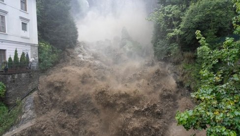 OGLASILE SE SIRENE ZA UZBUNU U AUSTRIJI: Zbog obilnih padavina proglašena opasnost od poplava