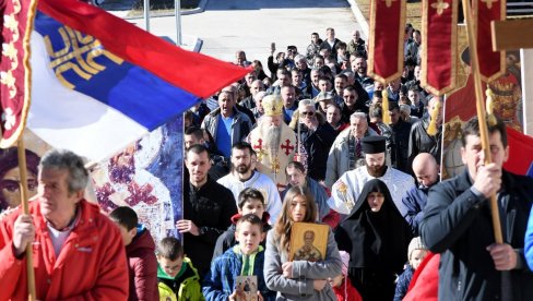 SRBI USTAJU I PROTIV SPAJIĆA: U Crnoj Gori vri zbog odluke mandatara da iz vlade eliminiše listu Mandića i Kneževića