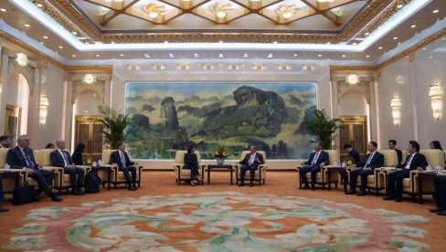 ВАШИНГТОН ЖЕЛИ САРАДЊУ СА ПЕКИНГОМ: Министарка трговине САД у посети Кини