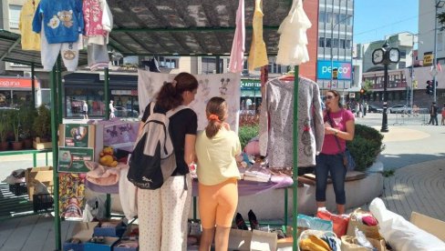 KO KUPI KROFNE I LIMUNADU U OVOM GRADU, POMAŽE LEČENJE BOLESNE DECE: Sve su pokrenule divne volonterke