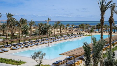 НА ПРЕЛЕПОЈ ПЛАЖИ, НОВ ХОТЕЛ КОЈИ ОДИШЕ ЕЛЕГАНЦИЈОМ: Сведени луксуз је најбољи опис за предивни Serry Beach Resort 5*