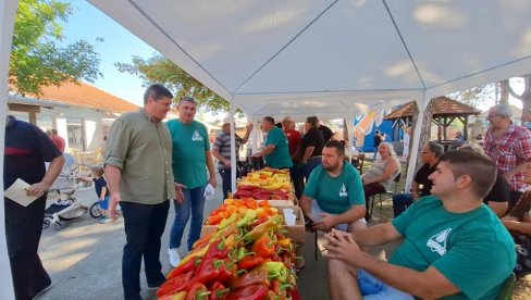 POBEDNICI PROGLAŠENI, KONCERT OTKAZAN: „Paprikijada“ u Drenovcu u senci pogibije fudbalera Stefana Savića (FOTO)