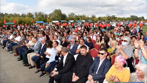 ДАНИ ПОРОДИЦЕ У ПЕРЛЕЗУ: Богат програм са циљем промовисања лепоте породице (ФОТО)