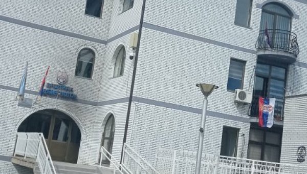 МРЖЊУ ИСКАЛИЛИ НА СТВАРИМА: Куртијево руководство Зубиног Потока демолирало Општину пре предаје у руке Србима