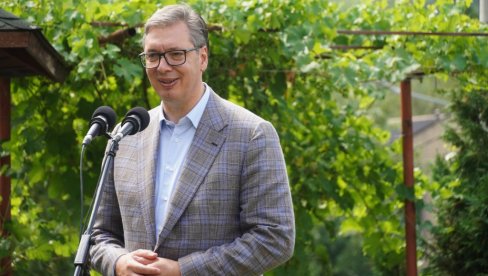 HIBRIDNI RAT CRNE GORE PROTIV SRBIJE SE NASTAVLJA Vučić: Sipaju mržnju prema meni i Srbiji, jer Srbija grabi krupnim koracima