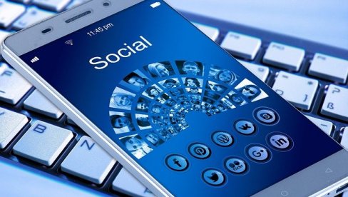 ПОРЕМЕЋАЈ СНА, СТРЕС, ГОЈАЗНОСТ: Паметни телефон носи здравствене ризике за децу млађу од 13 година