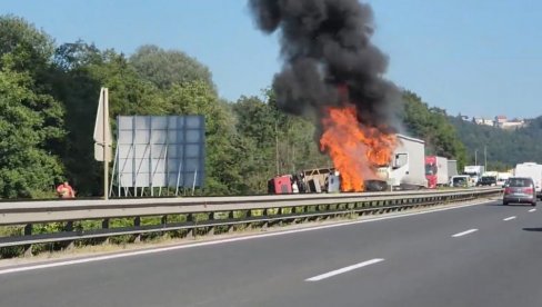 ТРАГЕДИЈА У СЛОВЕНИЈИ: Три особе погинуле у саобраћајној несрећи, има и повређених (ВИДЕО)