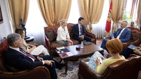 BANKARSKI SEKTOR STABILAN: Crnogorski guverner sa predstavnicima MMF