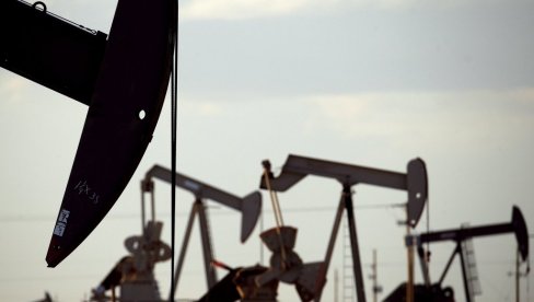 МОСКВА ЈЕ НЕСАЛОМИВА: Медији тврде - Западно ограничење цена руске нафте спектакуларно пропало