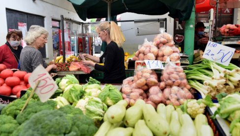 ZA KILOGRAM 1000 DINARA! Beograđanka zapalila mreže objavom sa beogradskih pijaca - Stiglo mlado povrće, cena paprena