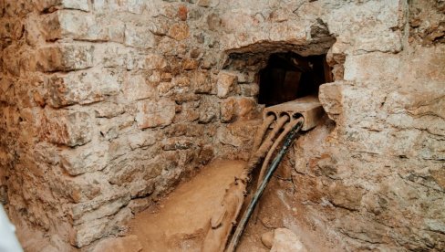ТЕШКИ СКАНДАЛ У ЦРНОЈ ГОРИ: Копачи тунела на слободи