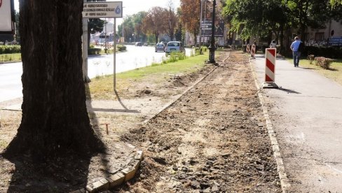 ZA VIŠE DVOTOČKAŠA NA ULICAMA: Grad Subotica obnavlja biciklističke staze