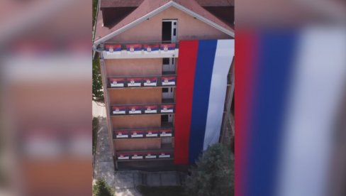 SVEČANO U STUDENSKIM DOMOVIMA U BEOGRADU: Svuda se proslavlja Dan srpskog jedinstva i nacionalne zastave (VIDEO)