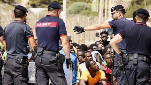 SUMRAK ITALIJE - TUČE U SRED DANA, PLJAČKE, PREBIJANJA NA JAVNOM MESTU: Italijani u strahu od nasilnika u velikim gradovima