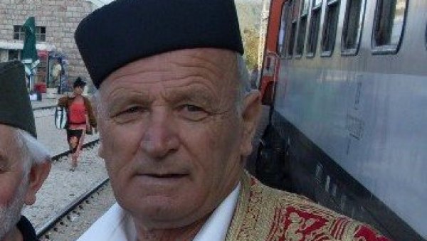 СТАМЕНИ ЧУВАР СРПСКОГ ЈЕЗИКА: Више од 14 година трагао за старинским речима СТАМЕНИ ЧУВАР СРПСКОГ ЈЕЗИКА: Више од 14 година трагао за старинским речима