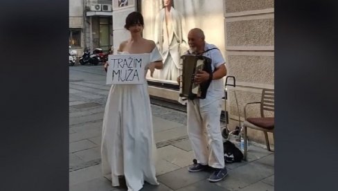 BANJALUČANKA U BEOGRADU TRAŽILA MUŽA: Hodala sa natpisom, a jedan mladić je zbog nje dobio ćušku (VIDEO)