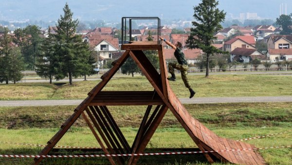 СРПСКИ ВОЈНИЦИ СУ ТО! Одржана чудесна трка - 10.000 метара са препрекама - ово су најбољи у Србији (ФОТО)