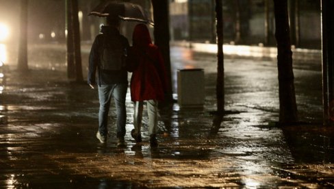РХМЗ УПОЗОРАВА: Променљиво време са повременим пљусковима