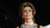 „ONA JE JEDNA STENA“: Filmska diva Sofija Loren se uspešno oporavlja nakon operacije