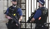 NAPAD U LONDONU: Mačetom izbo prolaznike i policajce (VIDEO)