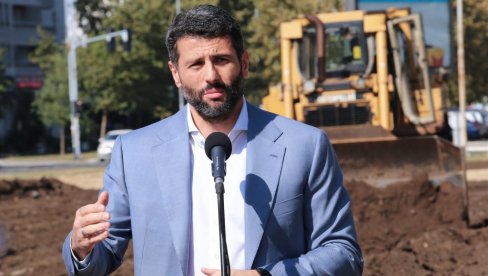 ШАПИЋ ОБИШАО РАДОВЕ НА НОВОМ БЕОГРАДУ: Проширујемо булеваре и повећавамо проточност градских саобраћајница ШАПИЋ ОБИШАО РАДОВЕ НА НОВОМ БЕОГРАДУ: Проширујемо булеваре и повећавамо проточност градских саобраћајница