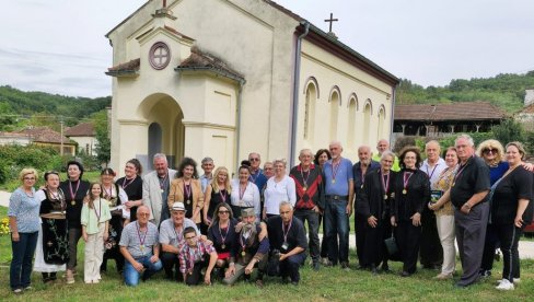 “SEOSKA PRASKOZORJA“: Promocija međunarodnog Zbornika najlepših pesama i priča o selu (FOTO)