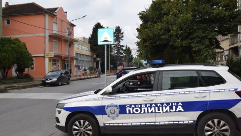 ВОЗИО СА БЛИНКЕРИМА: Полиција возачу одузела уређај