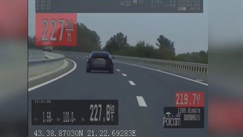 BAHATA VOŽNJA U VARVARINU: Divljao autom 100 kilometara na čas preko organičenja, i to sve sa maloletnom decom na zadnjem sedištu (VIDEO)