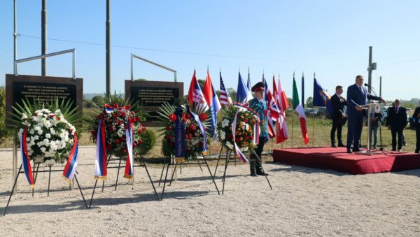 СПАСАВАЊЕ САВЕЗНИЧКИХ ПИЛОТА ПОТВРДА ДА СУ СРБИ УВЕК НА СТРАНИ ПРАВДЕ: Код  Добоја обележена 79. годишњица акције „Халијард“