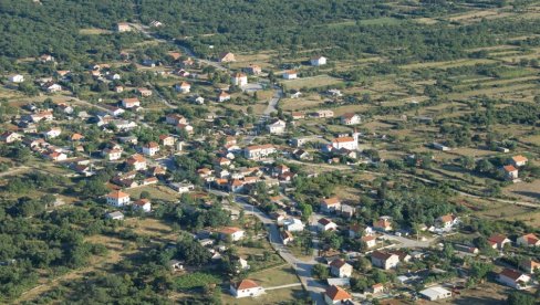 IZLIV MRŽNJE PREMA SRBIMA U POLJICI KOD ZADRA: Ćirilicu proteruju i sa groblja