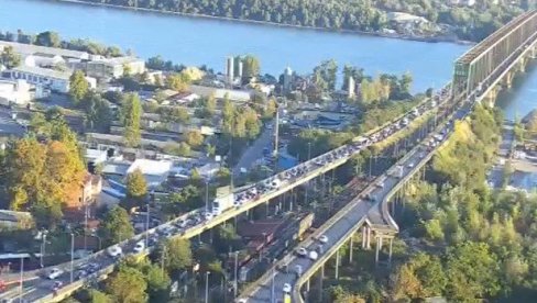 KOLONE VOZILA ZAKRČILE GRAD: Velike saobraćajne gužve u ovim delovima Beograda (FOTO)