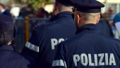 МЛАДИЋ ПОГИНУО НА ПЛАЖИ: Затрпао га песак док је копао рупу - ужас у Италији