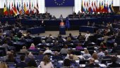 ЧУЈЕМ ДА ЈЕ БОЉЕ НА ПЕТОМ СПРАТУ, ГДЕ НЕ ВЕРУЈУ У КЛИМАТСКЕ ПРОМЕНЕ: Покварила се клима у Европском парламенту, странке заратиле