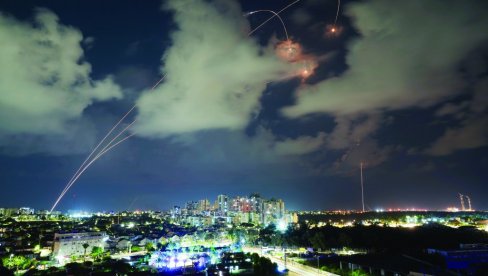 OGLASILE SE SIRENE U IZRAELU, HUTI I HEZBOLAH GAĐALI TEL AVIV: Jedna raketa ispaljena iz Jemena, a 90 iz Libana