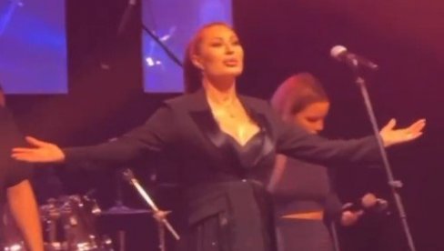 ZASENILA SVE: Ceca Ražnatović u Sloveniji dovela atmosferu do usijanja (FOTO/VIDEO)