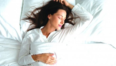 БУЂЕЊЕ У ОВО ВРЕМЕ УСПОРАВА СТАРЕЊЕ: Начин који вас чини годинама младим