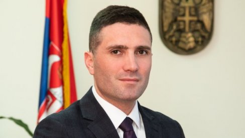 SAVO LOPOV ROKFELER KAO NAJGORI KMET STRANIH AMBASADA: Miloš Terzić žestoko odgovorio Savi Manojloviću (FOTO)