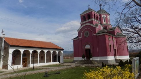 ČUDOTVORNA CRKVA NA KRAJU SELA: Hram u Kumarevu duže od dva veka stecište je naroda iz cele Srbije (FOTO)