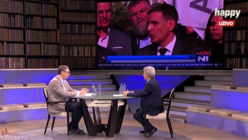 ДА ВИДЕ ЉУДИ ЗА КОГА ГЛАСАЈУ: Раскринкана Ђиласова опозиција - и левица и десница заједно (ВИДЕО) ДА ВИДЕ ЉУДИ ЗА КОГА ГЛАСАЈУ: Раскринкана Ђиласова опозиција - и левица и десница заједно (ВИДЕО)
