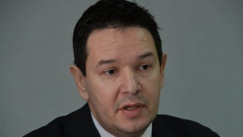 NAROD TREBA DA ZNA Šarović pita Jovanovićevu NDSS: U kakvim ste odnosima sa službenicima američke ambasade NAROD TREBA DA ZNA Šarović pita Jovanovićevu NDSS: U kakvim ste odnosima sa službenicima američke ambasade