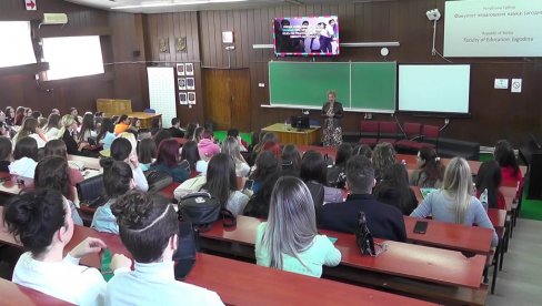 MLADI SVE DEPRESIVNIJI I ANKSIOZNIJI: Zabrinjavajuća poruka sa predavanja u Jagodini